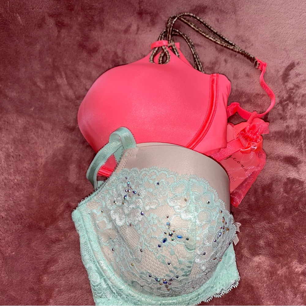 Victoria's Secret Pink and Green Everyday Bras